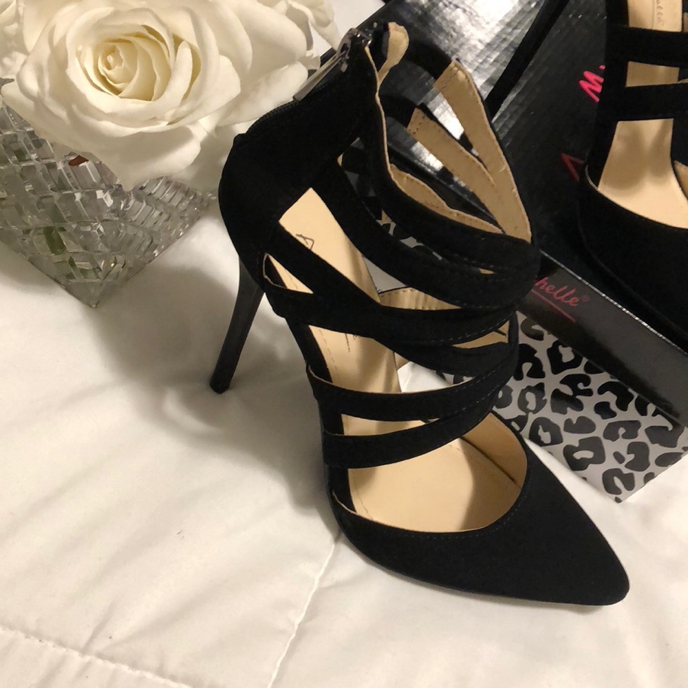 Heels - Picture 3 of 3